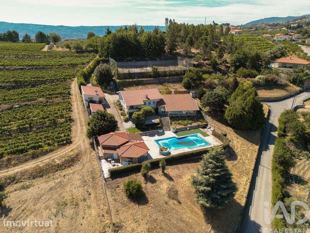 Casa / Villa em Lamego - Grande imagem: 2/40