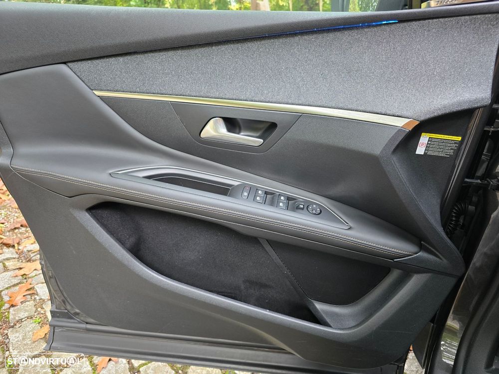 Peugeot 3008 1.2 PureTech GT Line Grip Control EAT6 - 23