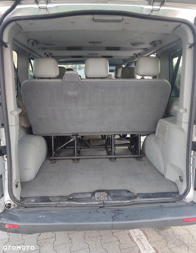 Renault Trafic Passenger - 5