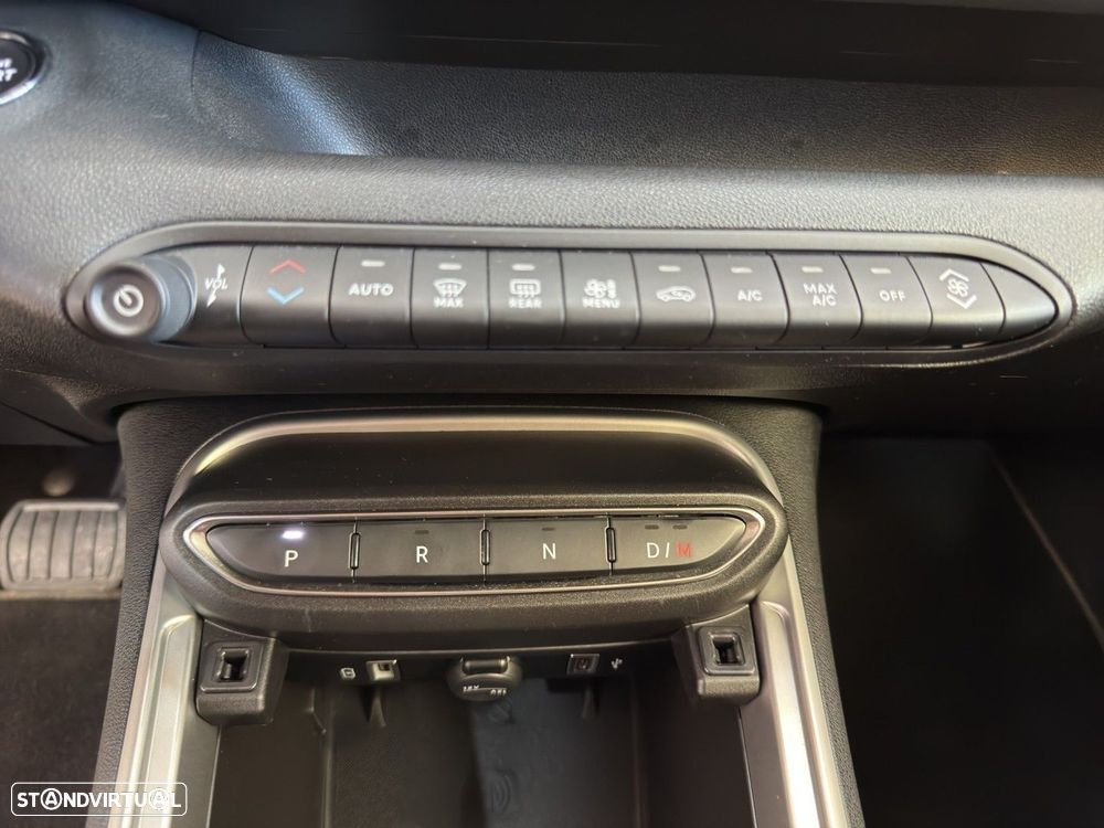 Jeep Avenger 1.2 e-Hybrid Longitude DCT - 11