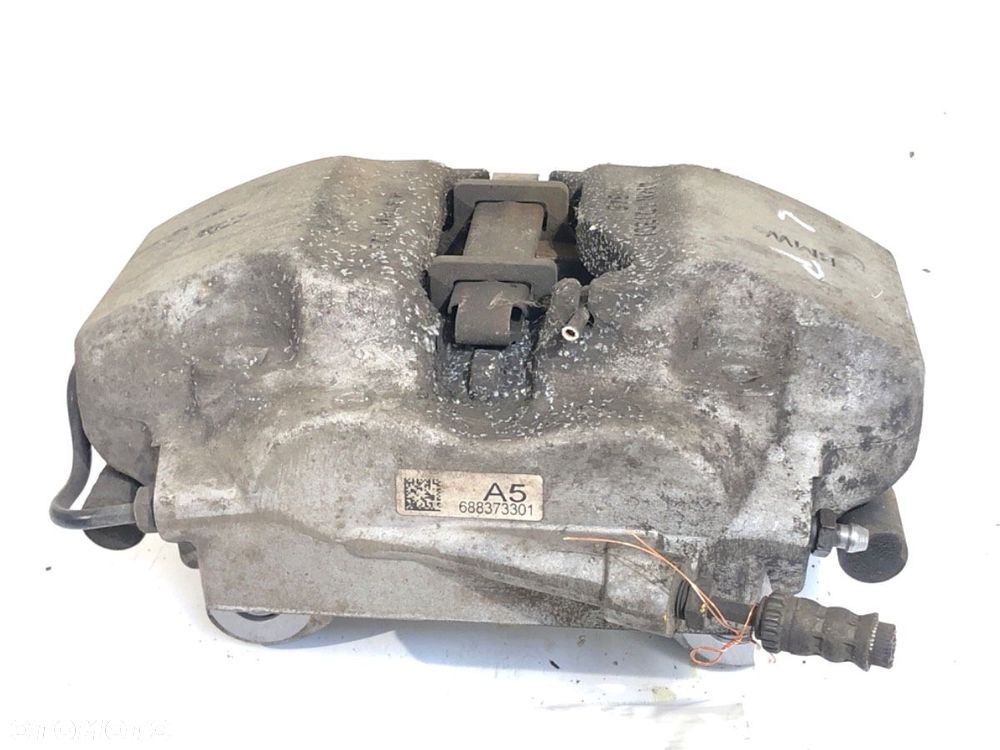 ZACISK LEWY PRZÓD  BMW 5 (G30, F90) 2016 - 2022 530 e Plug-in-Hybrid 135 kW [184 KM] Hybryda silnik - 2