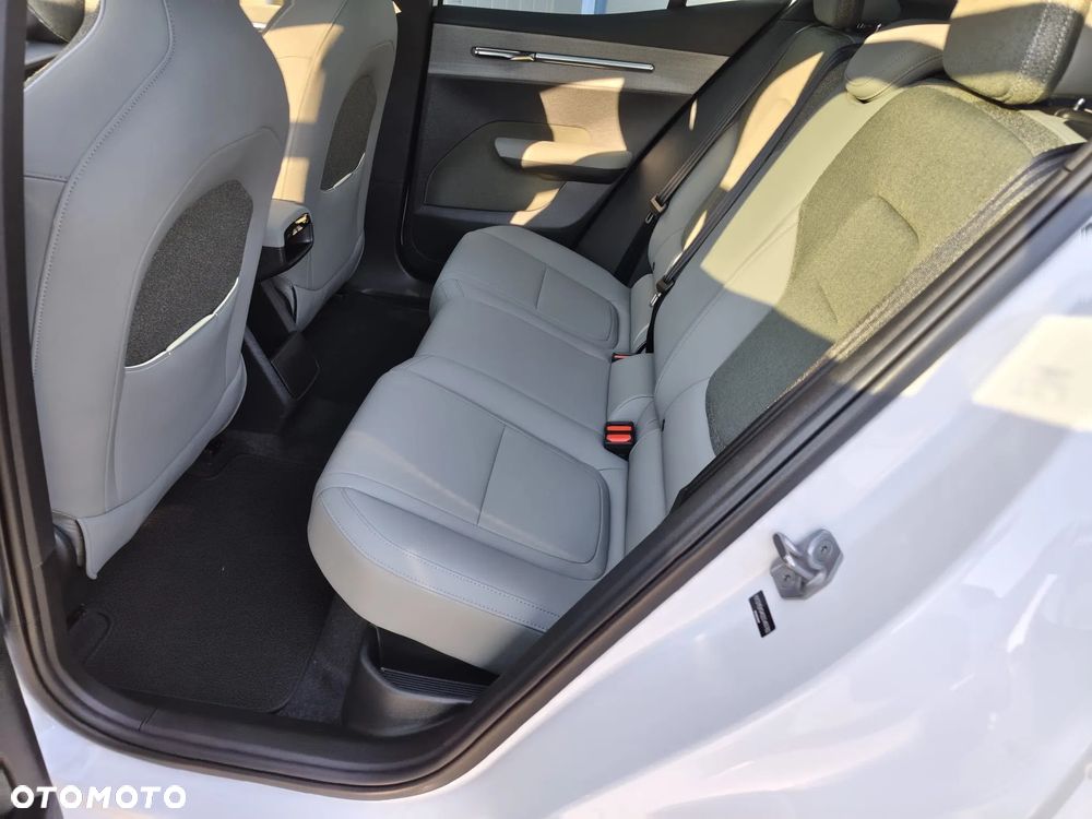 Volvo EX30 69kWh Twin Motor Ultra Black Edition - 24