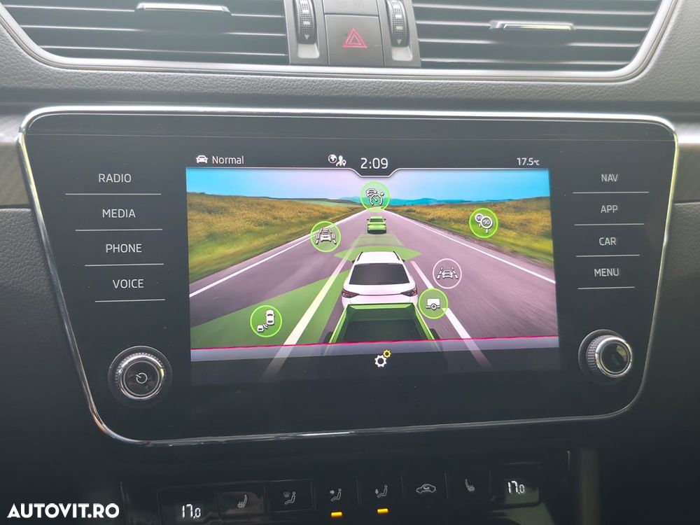 Skoda Superb 2.0 TDI DSG Sportline - 16