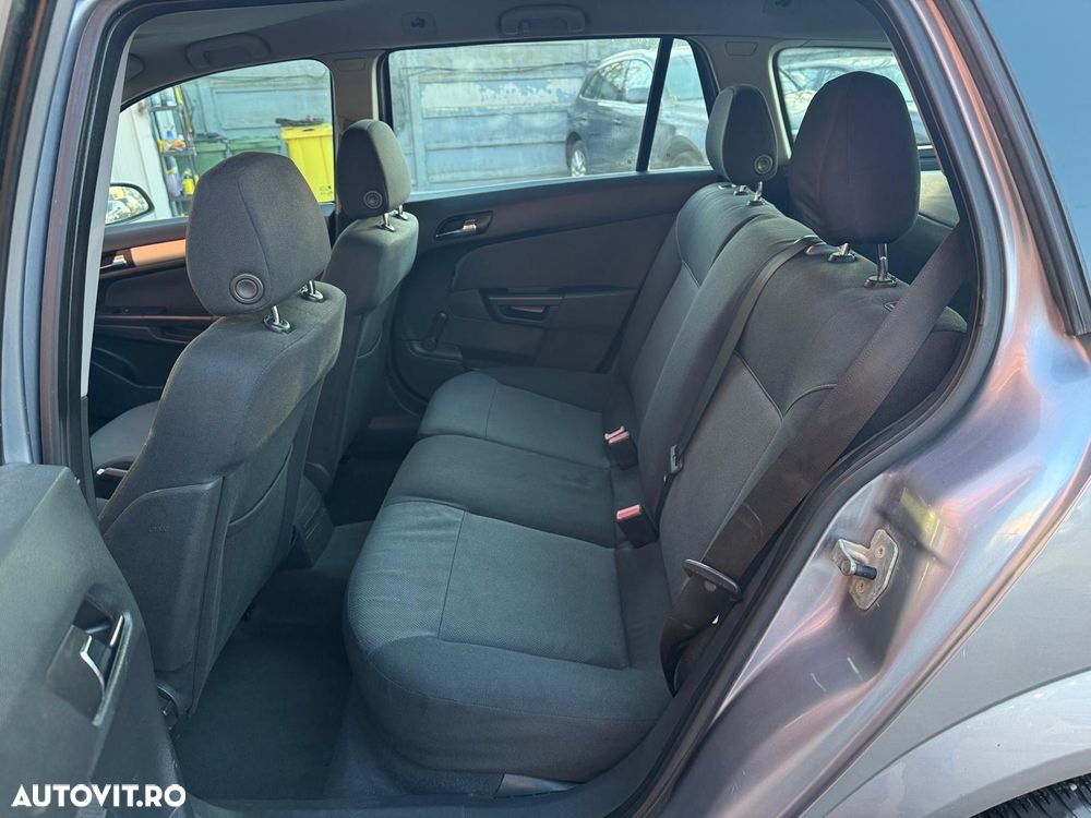 Opel Astra 1.7 CDTI Caravan - 12