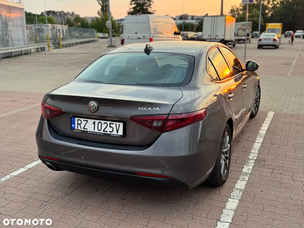 Alfa Romeo Giulia 2.0 Turbo - 3