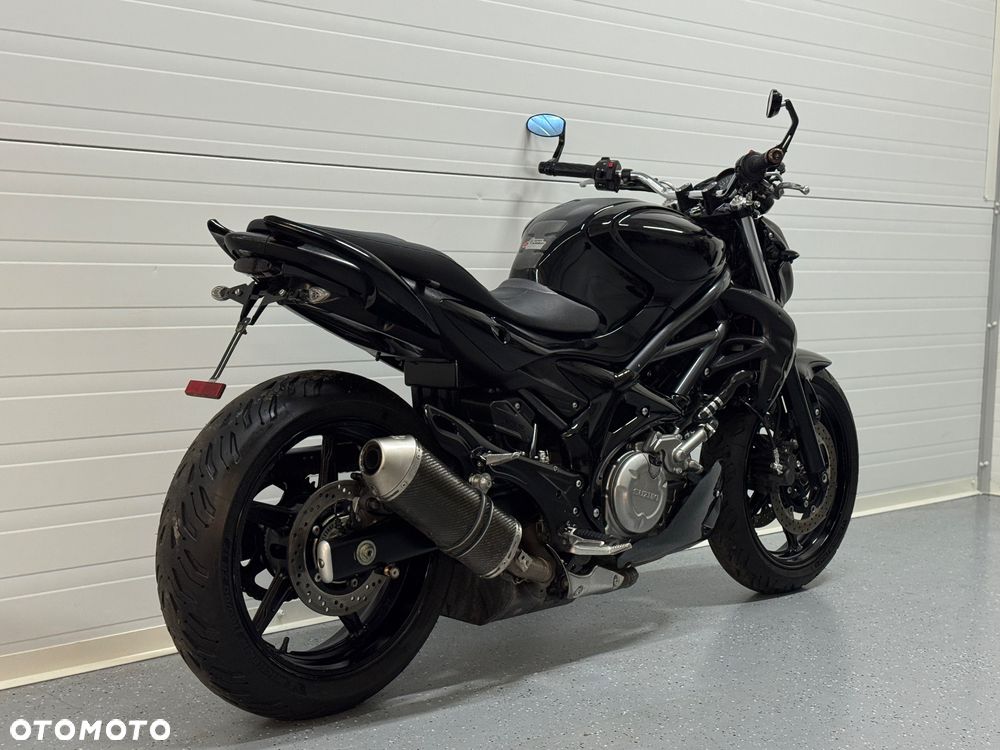 Suzuki Gladius - 3