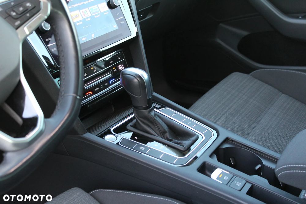 Volkswagen Passat - 10