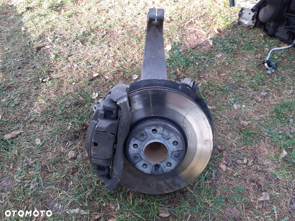 BMW 5 F10 F11 Zwrotnica Prawa Piasta Zawieszenie