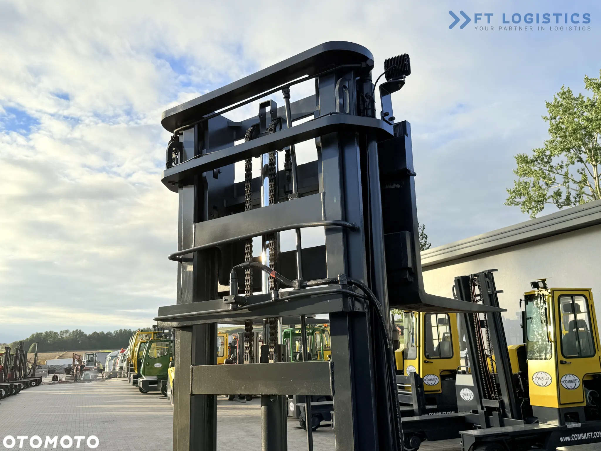 Combilift WÓZEK BOCZNY / C5000FSL / DIESEL / DUPLEX 4100MM /JEDYNE 2573 MOTOGODZIN / PEŁNA KABINA / STAN IDEALNY / NOWE OPONY / Szeroka oferta wózków czterokierunkowych i bocznych, dopasowanych do różnorodnych potrzeb i zastosowań - 27