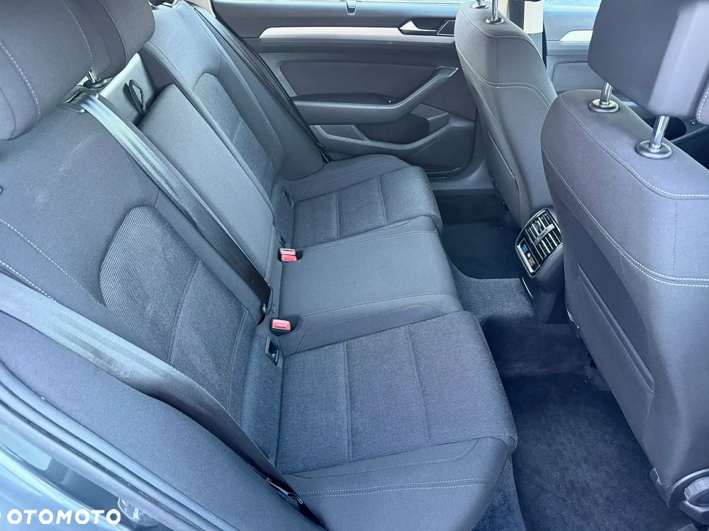 Volkswagen Passat 2.0 TDI BMT Comfortline - 24