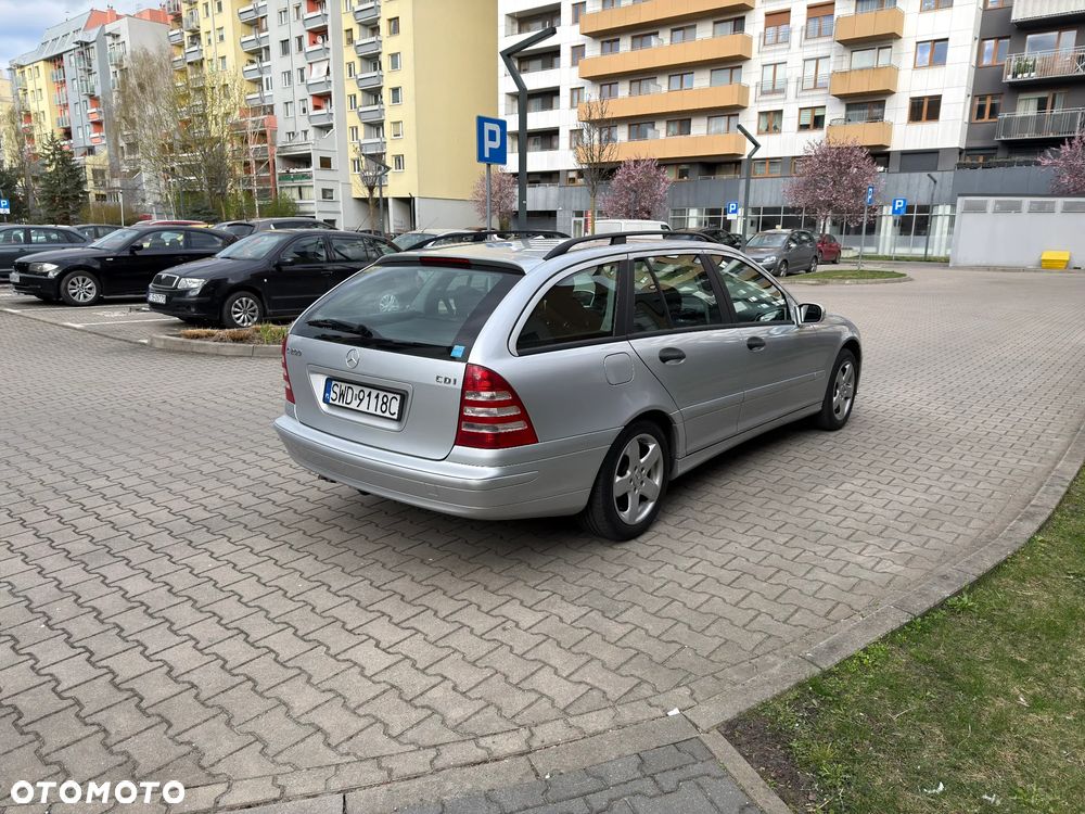 Mercedes-Benz Klasa C 200 T CDI Classic - 12