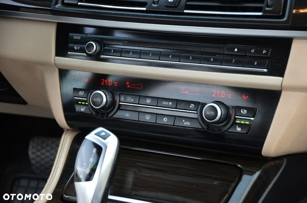 BMW Seria 5 520d - 39