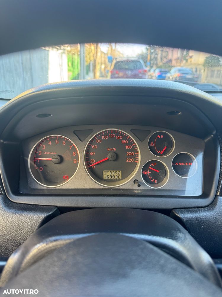 Mitsubishi Lancer - 12