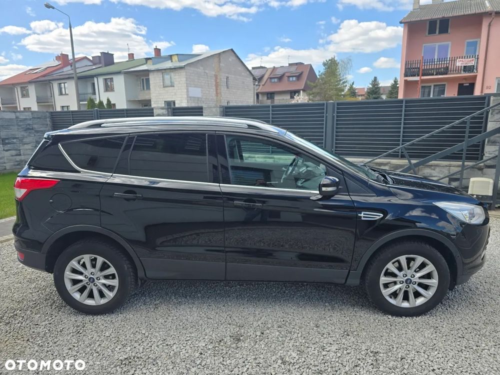 Ford Kuga 2.0 TDCi 2x4 Titanium - 4
