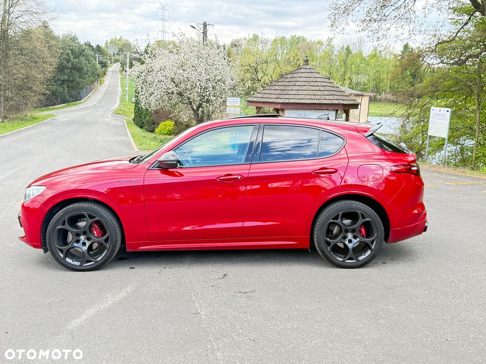 Alfa Romeo Stelvio 2.0 Turbo 16V AT8-Q4 Veloce Ti - 2