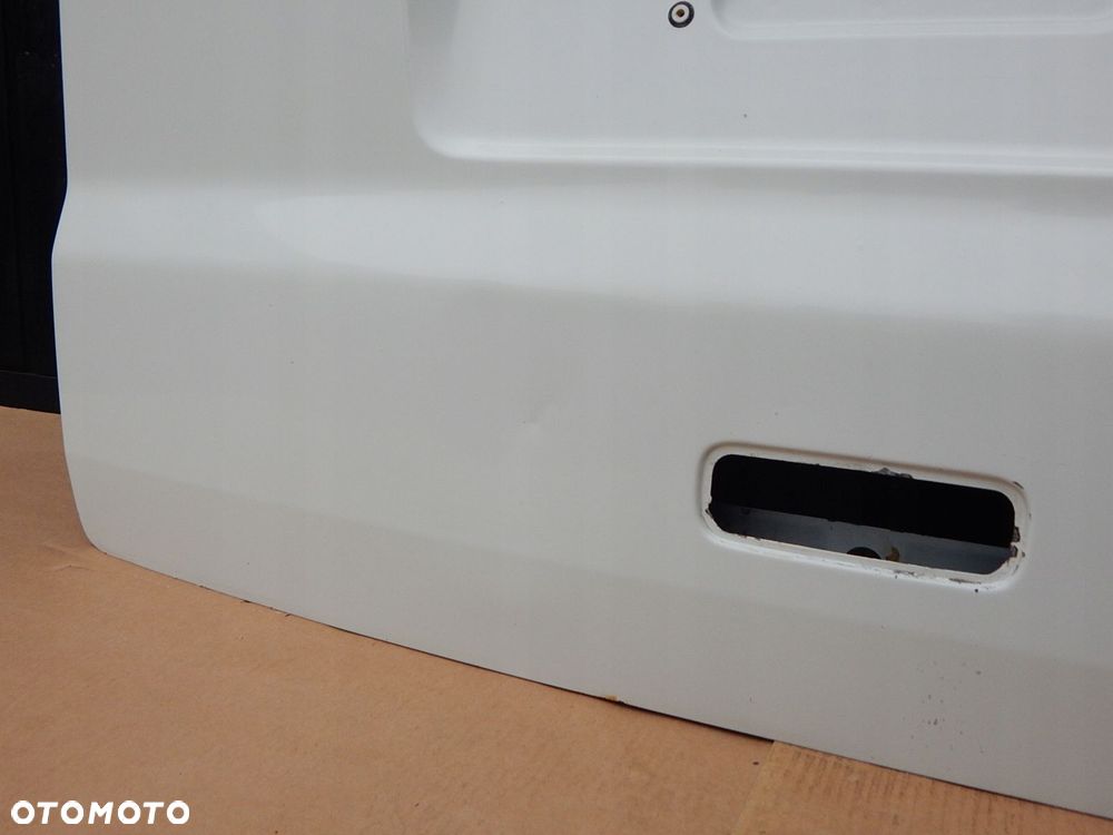 vw t5 klapa bagażnika tył tylna biała r902 - 11