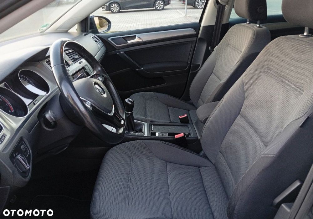 Volkswagen Golf - 18