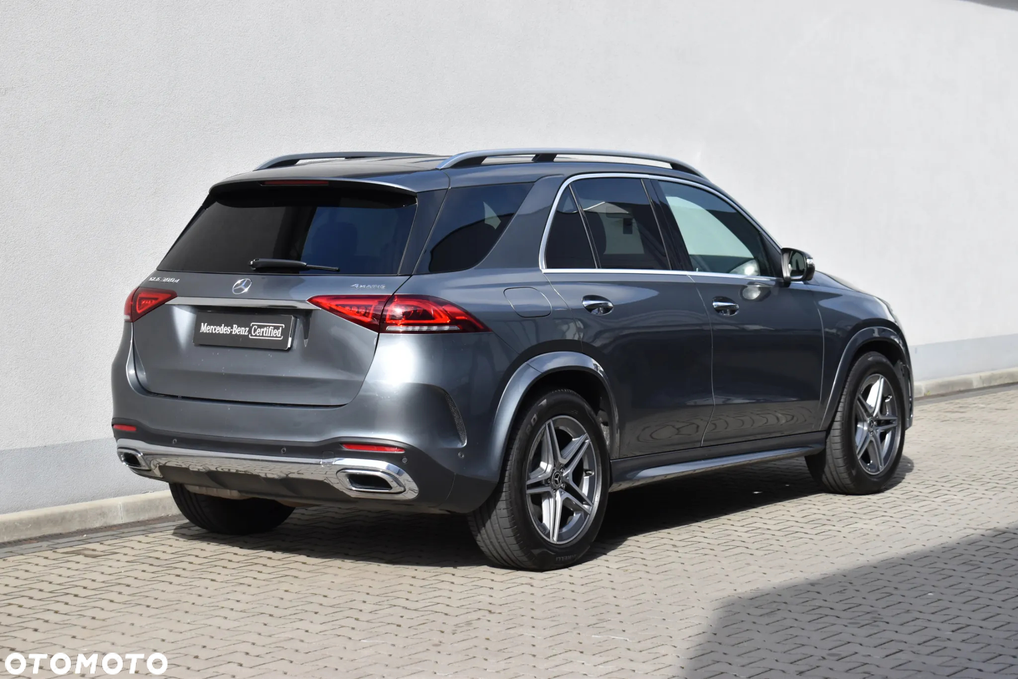 Mercedes-Benz GLE 300 d 4Matic 9G-TRONIC AMG Line - 2