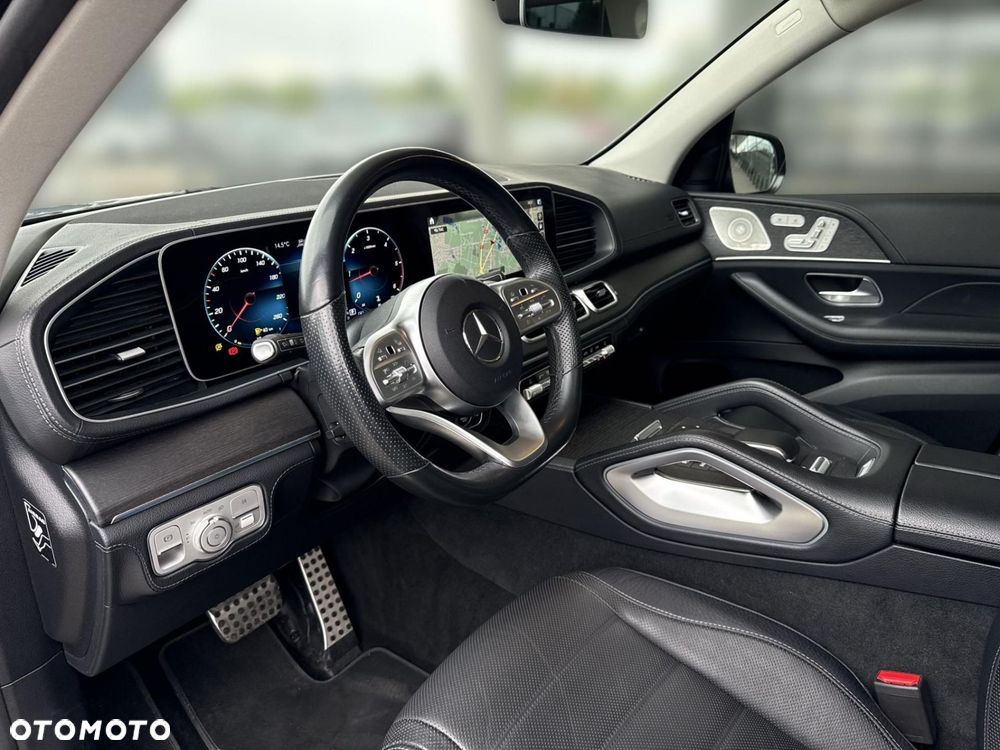 Mercedes-Benz GLS - 12