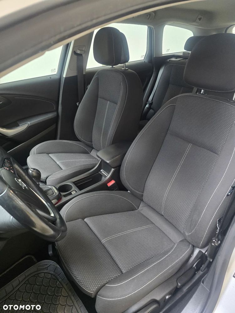 Opel Astra 2.0 CDTI DPF Cosmo - 4