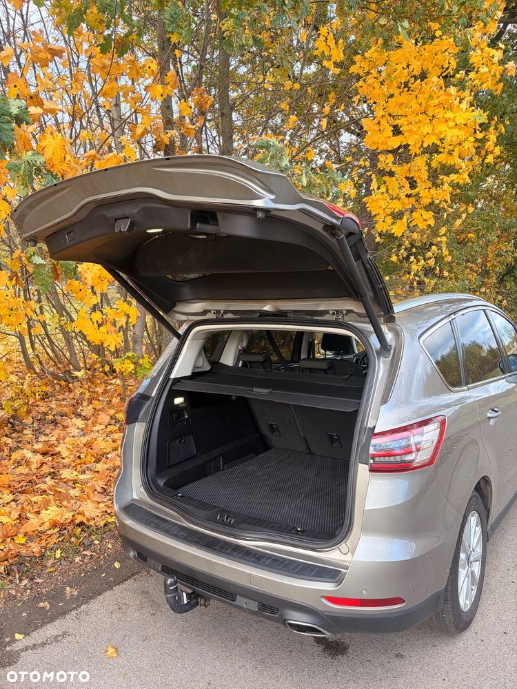 Ford S-Max - 14