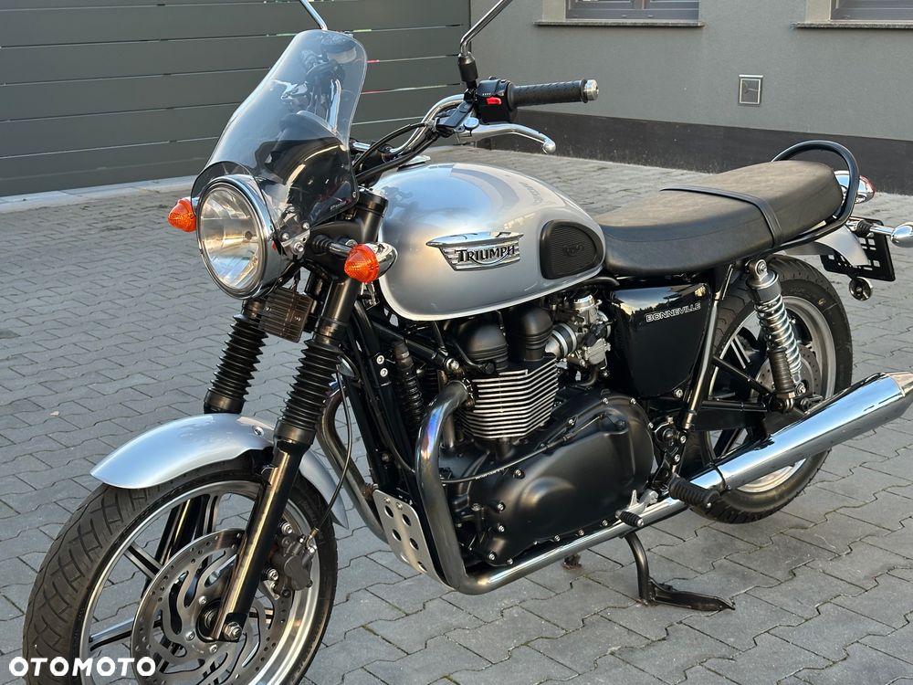 Triumph Bonneville - 39