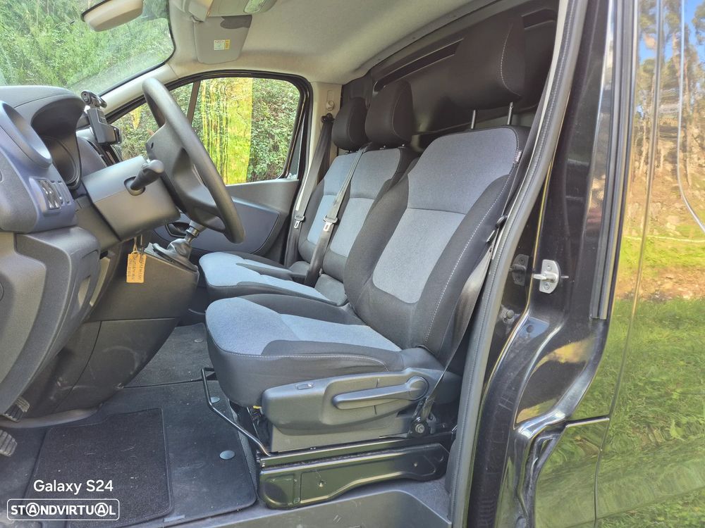 Opel Vivaro - 11