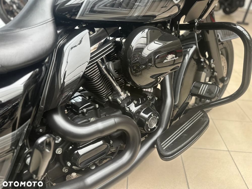 Harley-Davidson Touring Road Glide - 14