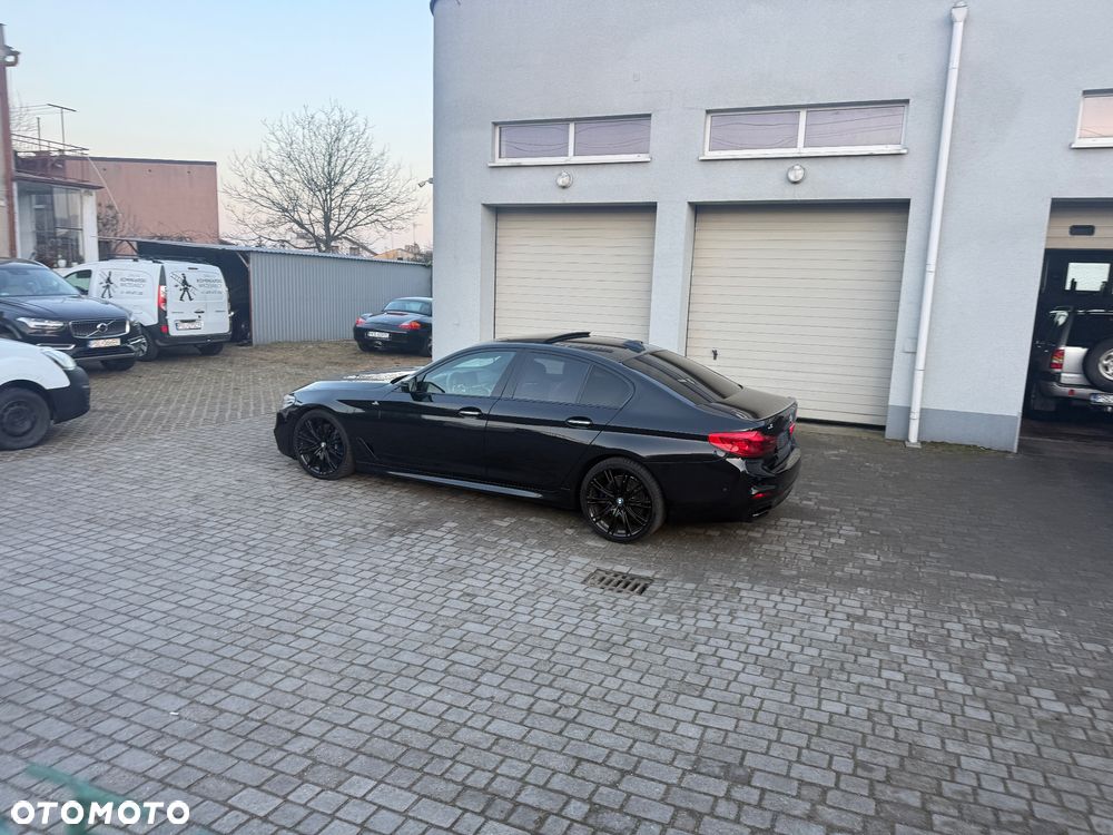 BMW Seria 5 M550i xDrive - 1