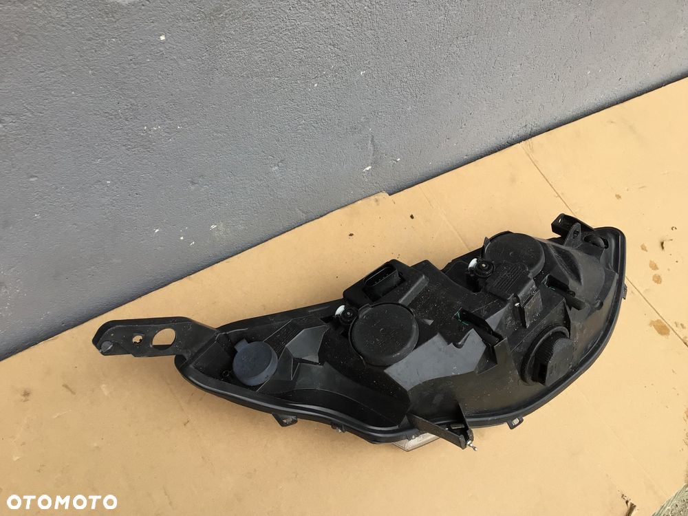 Lampa przednia lewa Ford B-max - 5