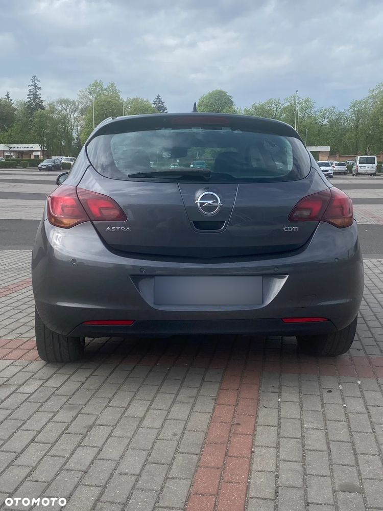 Opel Astra IV 1.7 CDTI Cosmo - 13