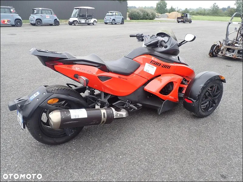 Can-Am Spyder - 2