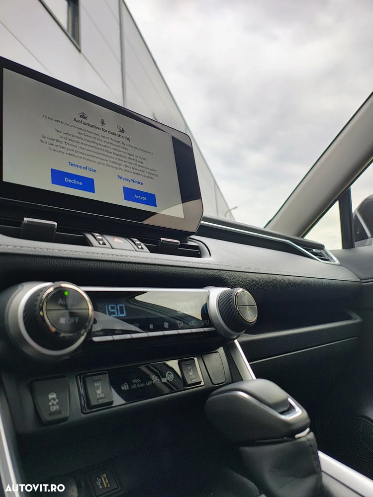 Toyota RAV4 - 11