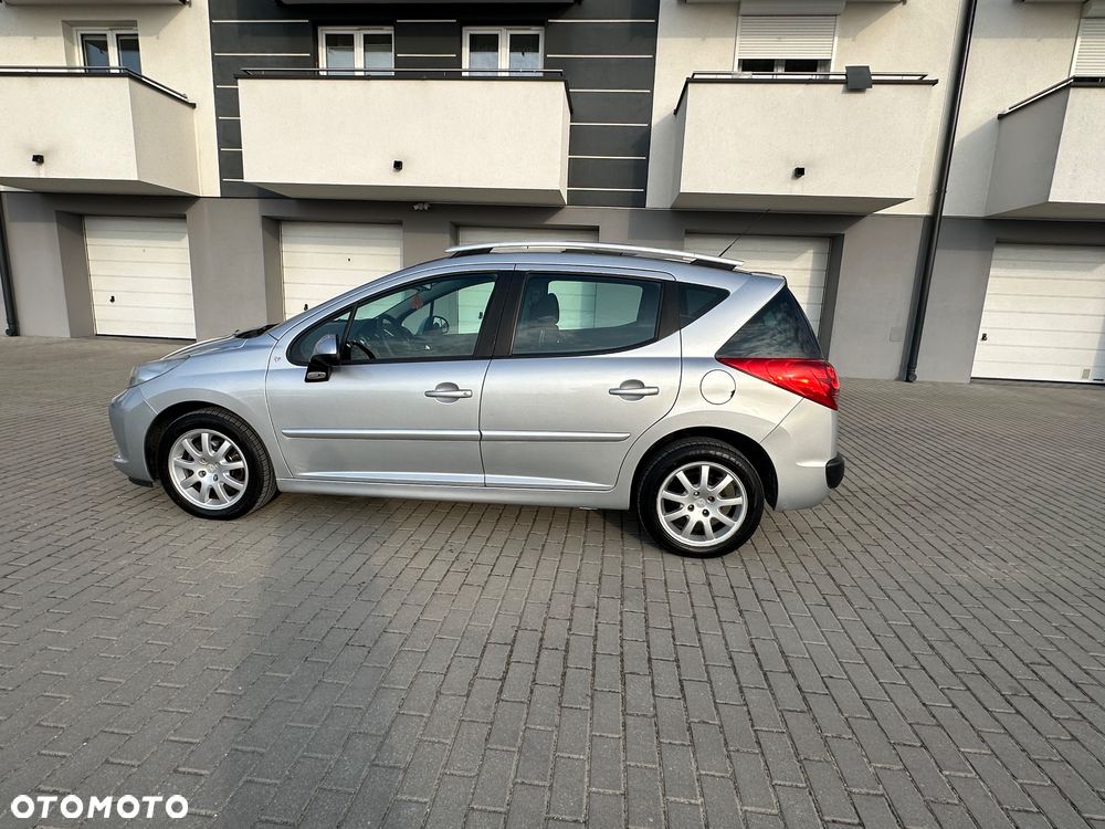 Peugeot 207 SW HDi FAP 90 (Blue Lion) Sport - 10