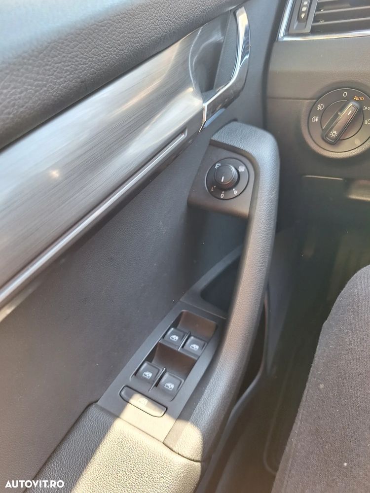 Skoda Octavia 2.0 TDI DSG Tour - 6
