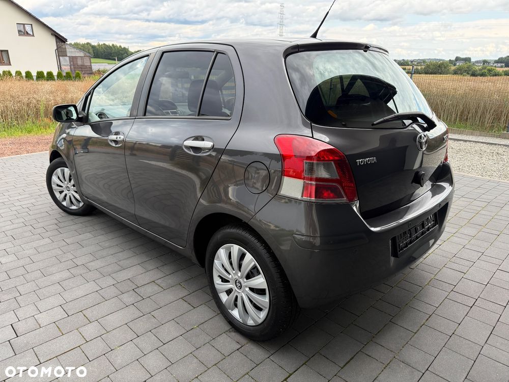 Toyota Yaris - 8