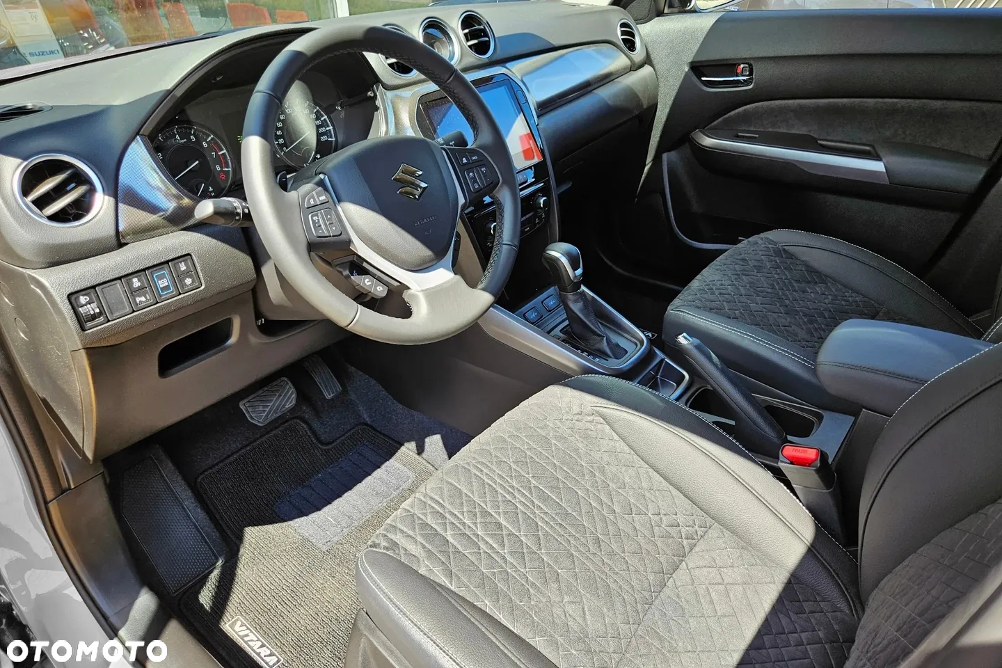 Suzuki Vitara 1.5 DualJet Hybrid Elegance Sun 4WD AGS - 18