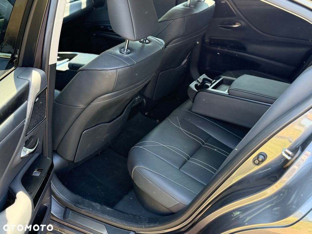 Lexus ES 300h Prestige - 27