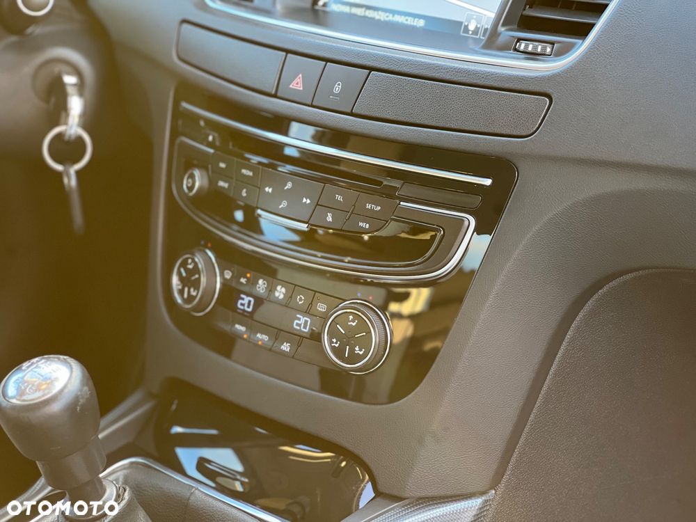 Peugeot 508 1.6 e-THP Allure S&S - 28