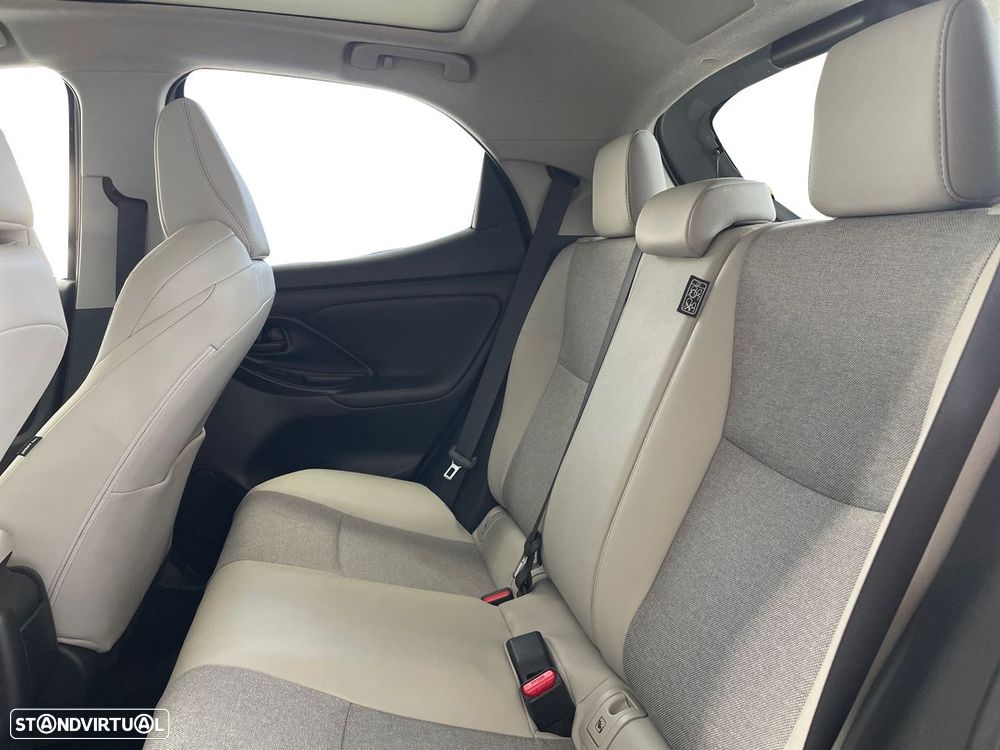 Toyota Yaris — fotografia 11