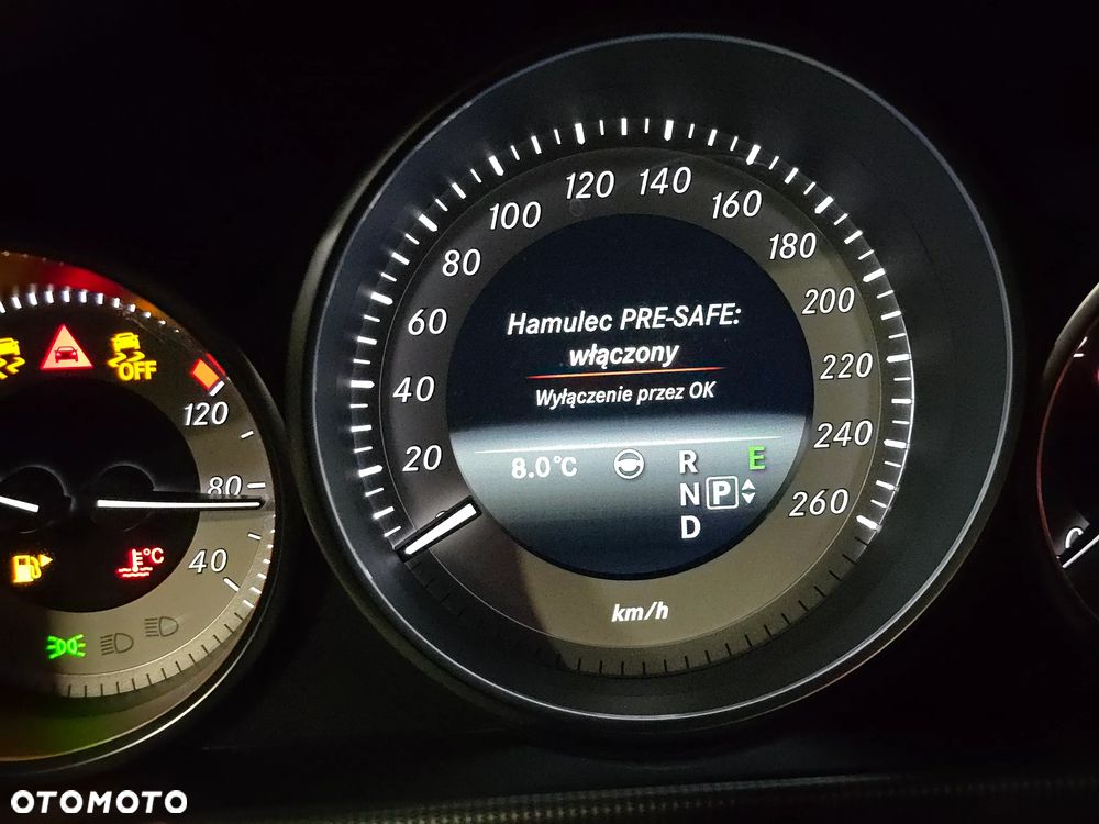 Mercedes-Benz Klasa E 350 BlueTEC 4Matic 7G-TRONIC Elegance - 16