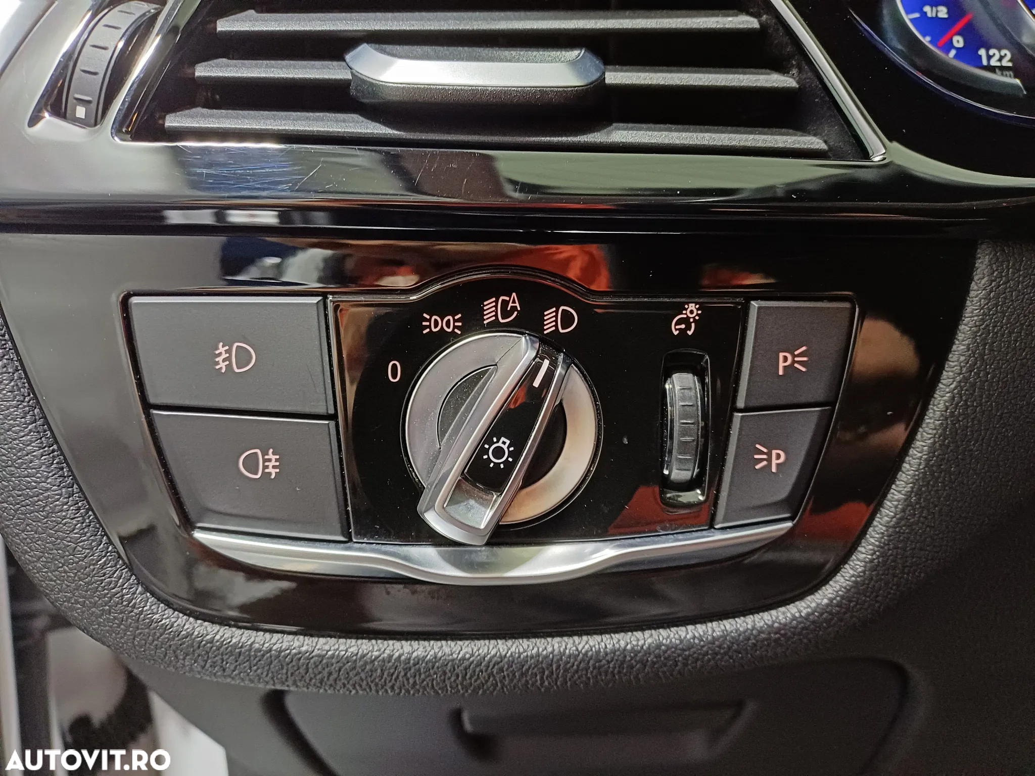 BMW Seria 5 520d xDrive AT - 12