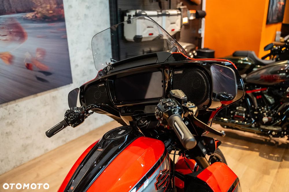 Harley-Davidson CVO Street Glide - 21