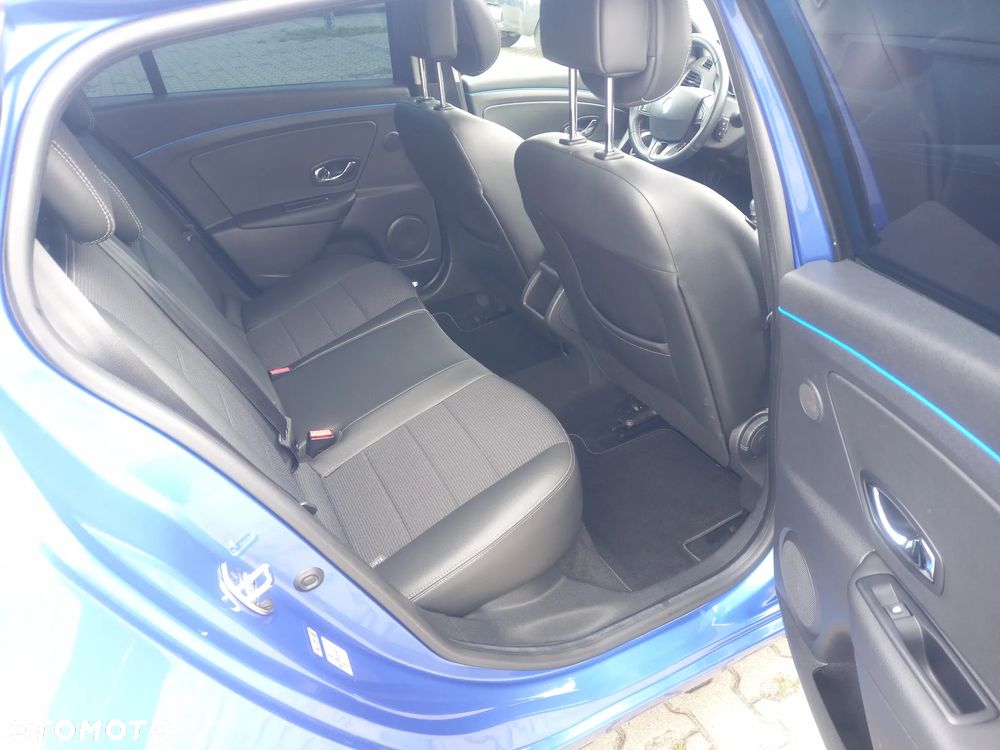 Renault Megane TCe 180 GT - 17