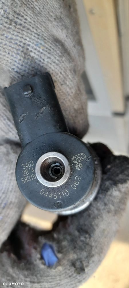 WTRYSKIWACZ 4 SZT HONDA CIVIC VII  0445110082 - 2
