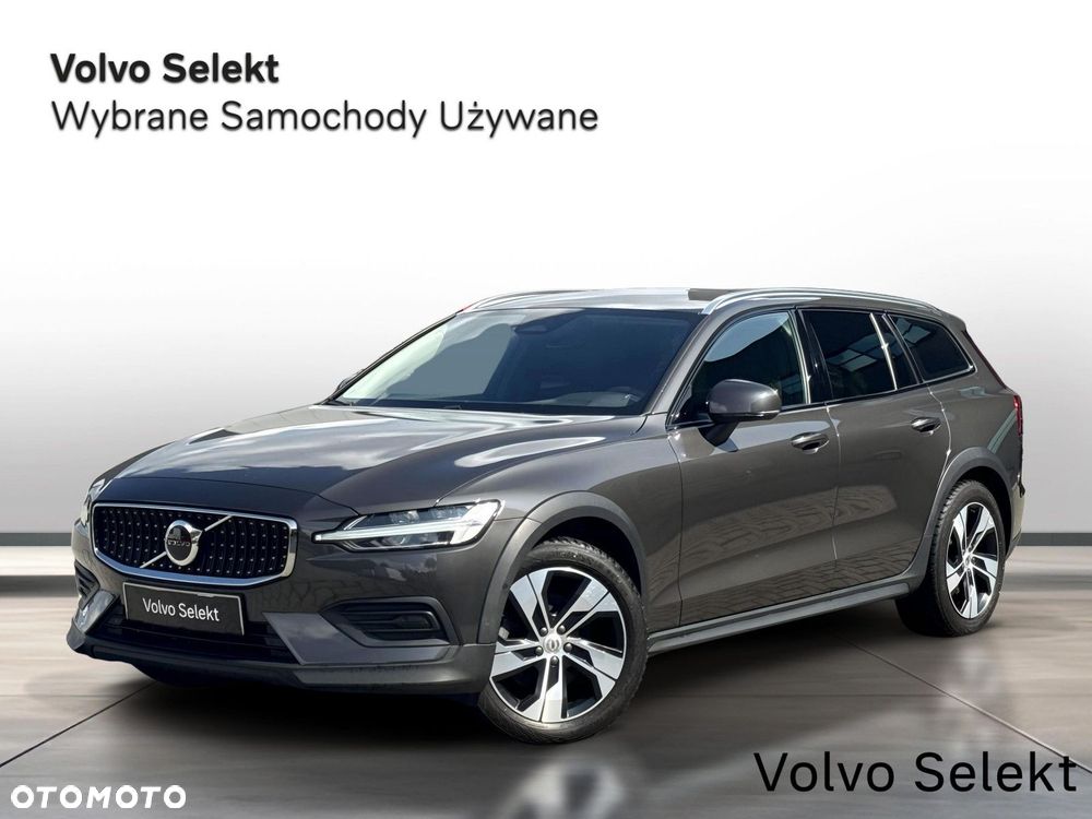 Volvo V60 Cross Country - 1