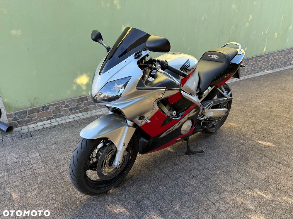 Honda CBR - 3