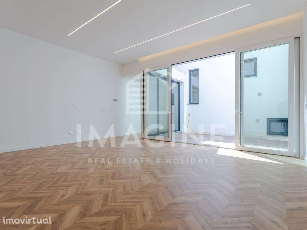 Moradia T3 Duplex com Logradouro na Palhavã - Grande imagem: 3/28