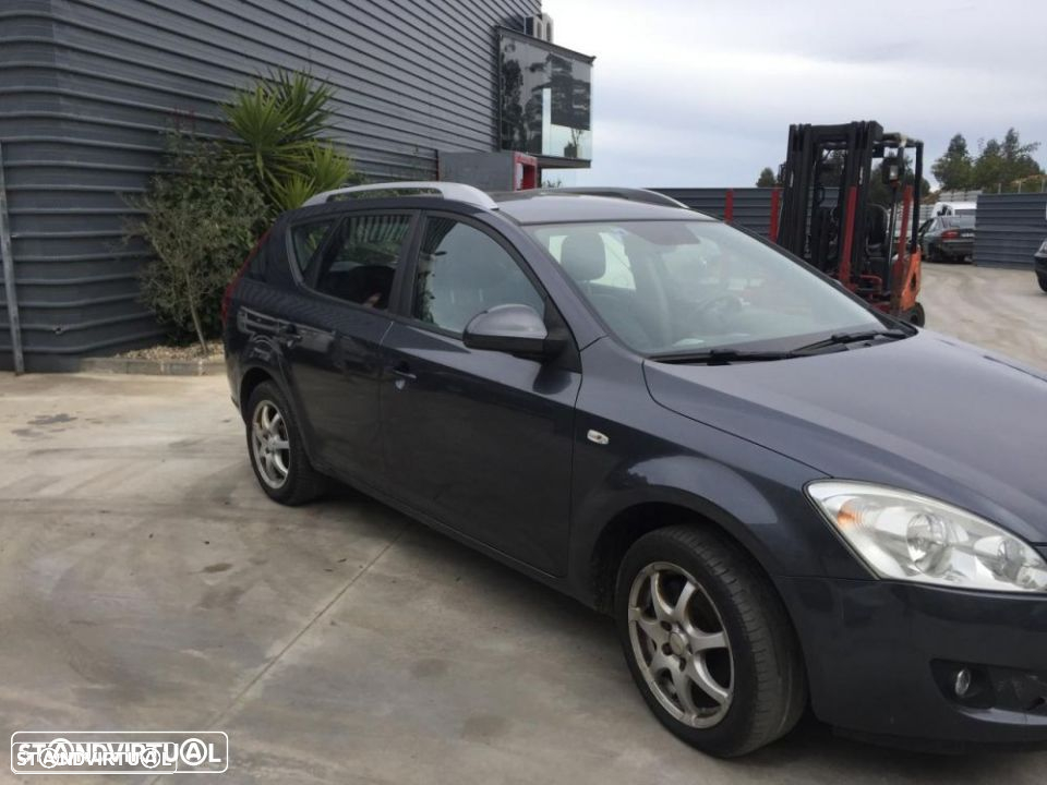Kia Ceed 2.0d SW de 2008 para peças - 3