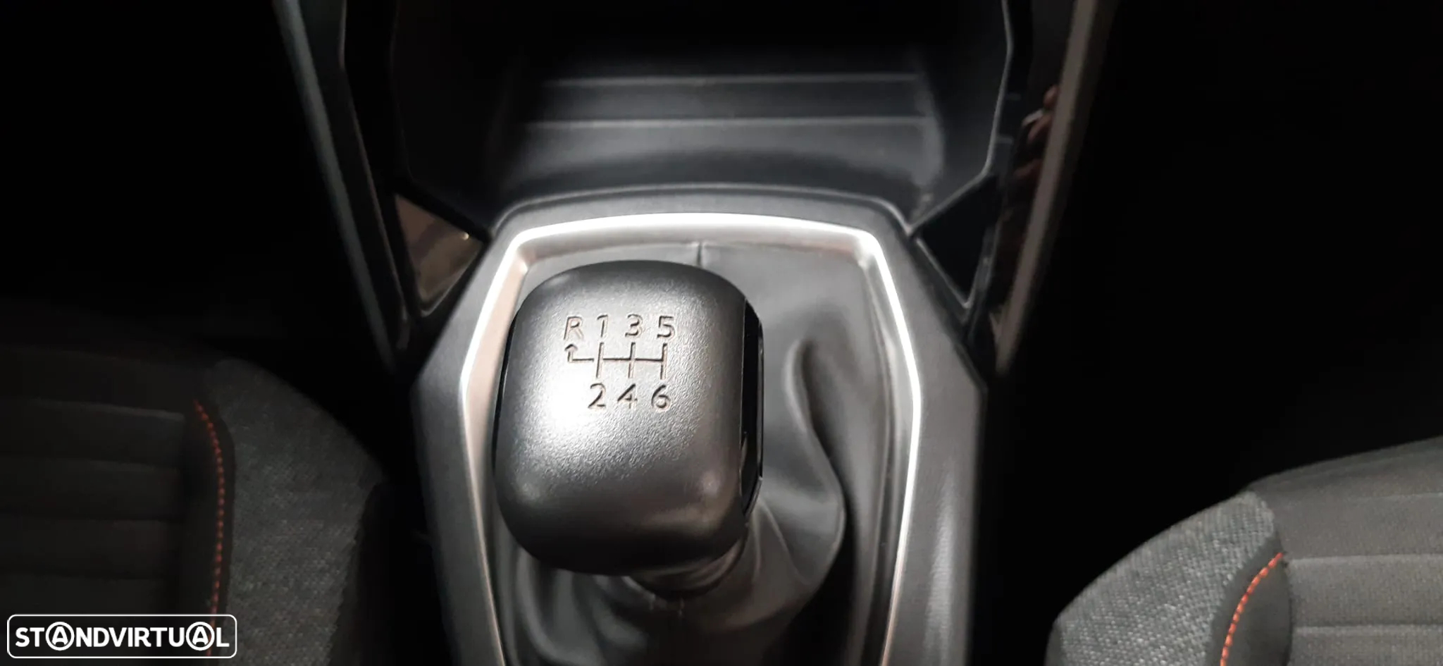 Peugeot 2008 1.2 PureTech Active - 8